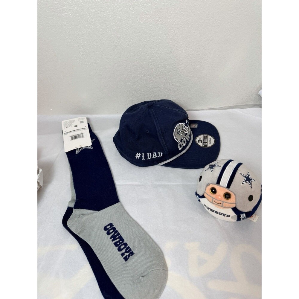 Dallas Cowboys New Era #1 Dad Hat Socks Plush Gift Set Men’s NFL